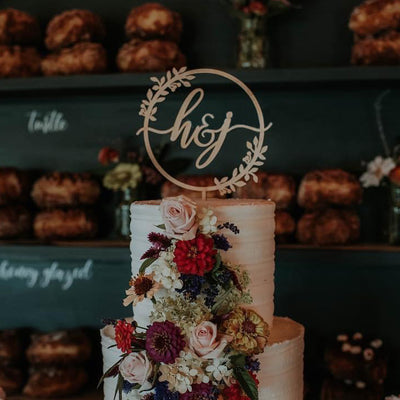 10 Rustic Wedding Cake Toppers That Will Make Your Guests Swoon